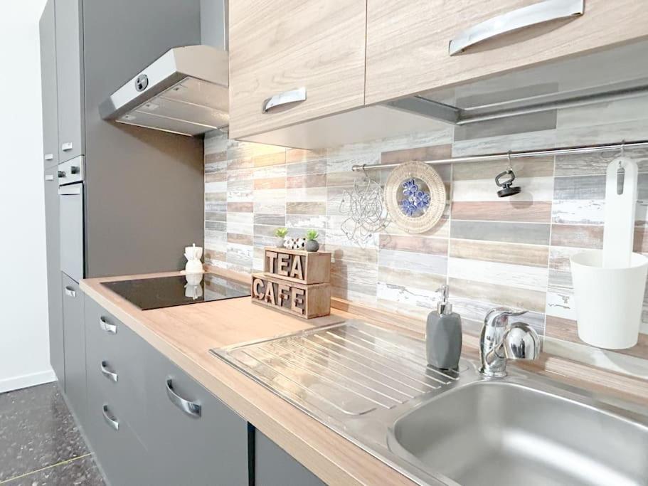 Free Parking - Elegante Casa Con Wifi -Smarttv Apartment Савона Екстериор снимка
