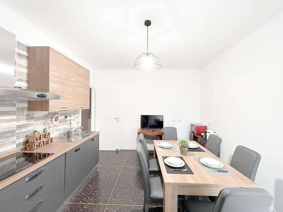 Free Parking - Elegante Casa Con Wifi -Smarttv Apartment Савона Екстериор снимка